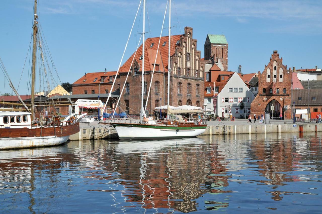 Hotel Am Alten Hafen วิสมาร์ ภายนอก รูปภาพ